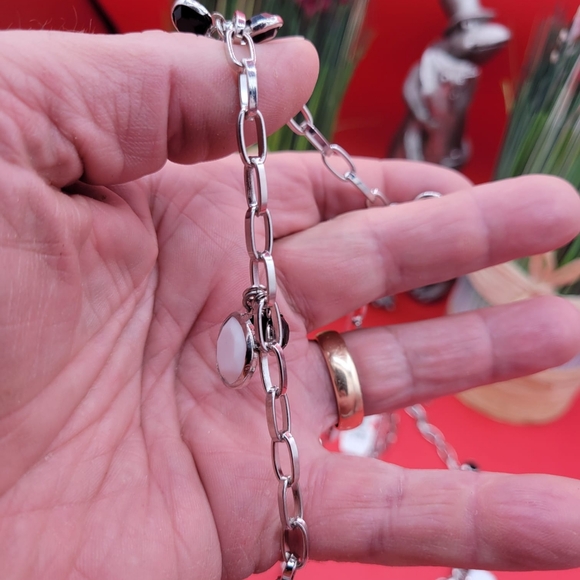 Necklaces - Picture 4 of 6